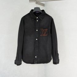 ルイ・ヴィトン SS26 ロゴ刺繍 ブラックウォッシュ デニムシャツ ターンカラー プレフォール メンズ レディース