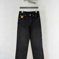 ルイ・ヴィトン SS26 ロゴ刺繍 ブラックウォッシュ ペインター カーゴデニムパンツ ワークパンツ ブラック メンズ レディース