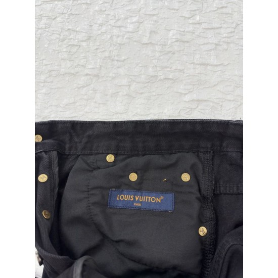 ルイ・ヴィトン SS26 ロゴ刺繍 ブラックウォッシュ ペインター カーゴデニムパンツ ワークパンツ ブラック メンズ レディース