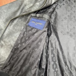 ルイ・ヴィトン ヴィンテージ加工 スタンドカラー レザーライク ブルゾン フェイクレザージャケット チャコールグレー メンズ レディース