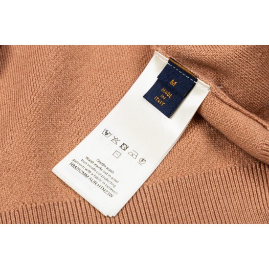 ルイ・ヴィトン 26FW 手書き風ロゴ レザータグ ウールニットフーディ パーカー ピンクベージュ メンズ レディース