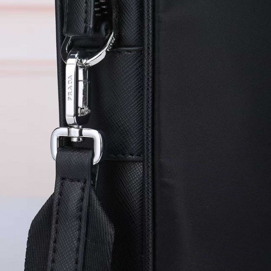 プラダ メンズ Re-Nylon サフィアーノレザー トライアングルロゴ 横型 2WAY ブリーフケース ビジネスバッグ ブラック 175代工 男女兼用