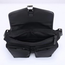 プラダ メンズ Re-Nylon サフィアーノレザー フラップ トライアングルロゴ バムバッグ ウエストバッグ ボディバッグ ブラック 175代工 男女兼用