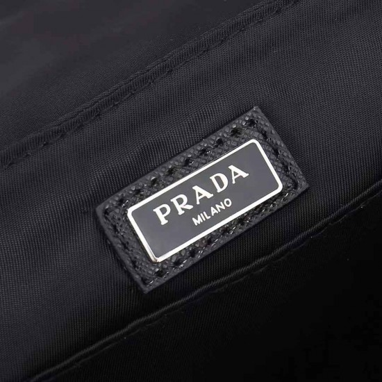 プラダ メンズ Re-Nylon サフィアーノレザー フラップ トライアングルロゴ ミニ メッセンジャーバッグ ショルダーバッグ ブラック 175代工 男女兼用