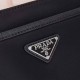 プラダ メンズ Re-Nylon サフィアーノレザー トライアングルロゴ 縦型 ショルダーバッグ メッセンジャーバッグ ブラック 175代工 男女兼用