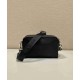 プラダ メンズ Re-Nylon サフィアーノレザー ミニポーチ付き トライアングルロゴ ショルダーバッグ カメラバッグ ブラック 2VH172 男女兼用
