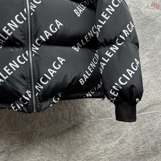 BALENCIAGA 2025新作 リバーシブル ロゴ総柄 中綿ジャケット ダウンジャケット 黒 男女兼用 メンズ レディース