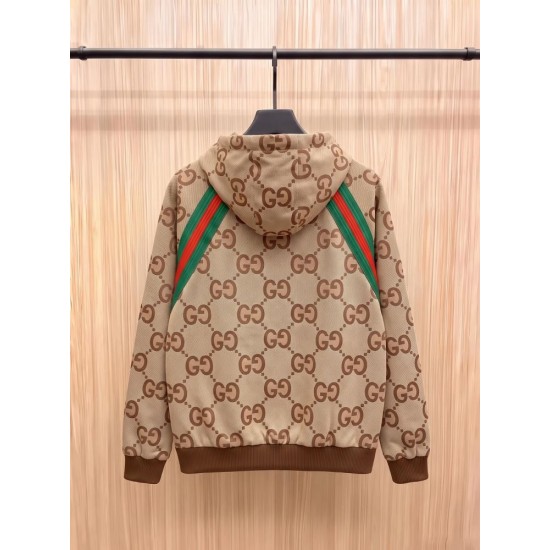 GUCCI グッチ 2026早春新作 ジャンボGG スーパーGG 総柄 ウェビングライン（赤緑） ジップアップ フーディ パーカー キャメル 男女兼用