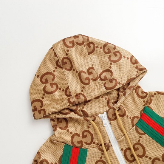 GUCCI グッチ 2026早春新作 ジャンボGG スーパーGG 総柄 ウェビングライン（赤緑） ジップアップ フーディ パーカー キャメル 男女兼用