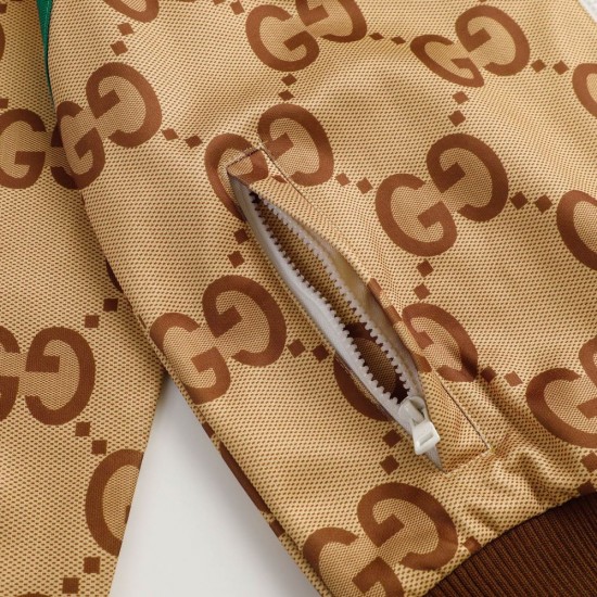 GUCCI グッチ 2026早春新作 ジャンボGG スーパーGG 総柄 ウェビングライン（赤緑） ジップアップ フーディ パーカー キャメル 男女兼用