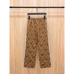 GUCCI × adidas グッチ アディダス コラボ ダブルG トレフォイル 三つ葉ロゴ 総柄 トラックパンツ ジョガーパンツ キャメル 男女兼用