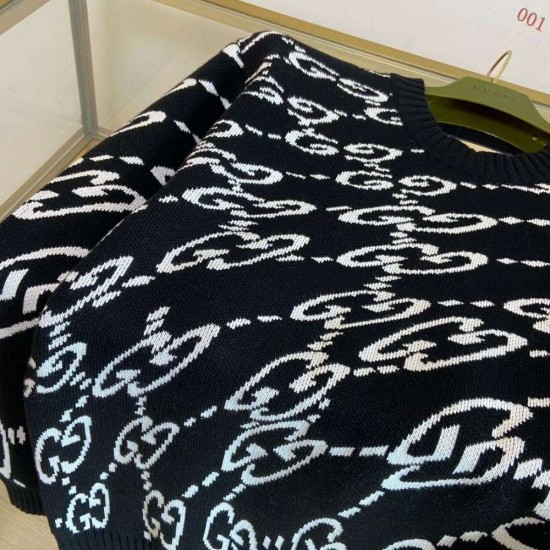 GUCCI グッチ 2026早春新作 ウェーブGG モノグラム 鹿の子編み クルーネック ニットセーター プルオーバー ブラック×ホワイト 男女兼用