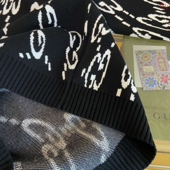 GUCCI グッチ 2026早春新作 ウェーブGG モノグラム 鹿の子編み クルーネック ニットセーター プルオーバー ブラック×ホワイト 男女兼用