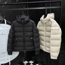 モンクレール メンズ/レディース マットナイロン 袖ポケット 同色ロゴ フード脱着 ショート ダウンジャケット 男女兼用