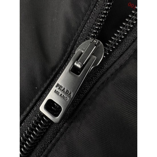 プラダ トライアングルロゴ フーデッド パデッドジャケット 黒 46 48 50 52 メンズ レディース BB4038-C45