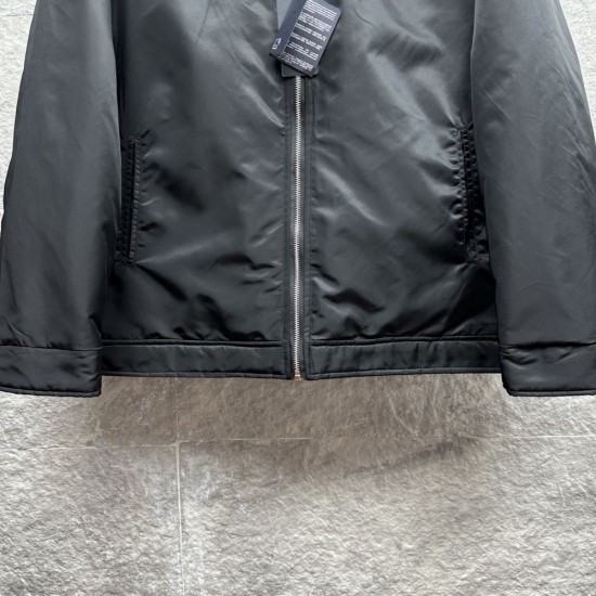 プラダ トライアングルロゴ 襟付き パデッドジャケット 黒 M L XL 2XL 3XL メンズ レディース